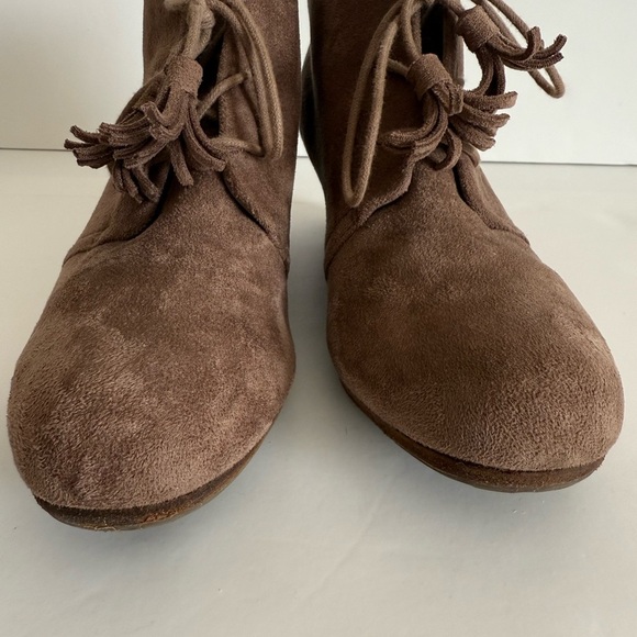 Dr. Scholl’s Dakota Taupe Brown Suede Ankle Booties with Wedge Heel Lace-Up - Picture 9 of 10